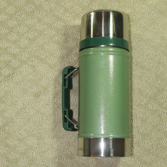 NIB Stanley Green 24 oz Thermos with Handle - Picture 3 of 11
